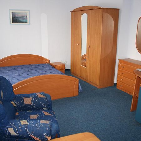 Zhovtnevyi Hotel Vinnitsja Eksteriør billede
