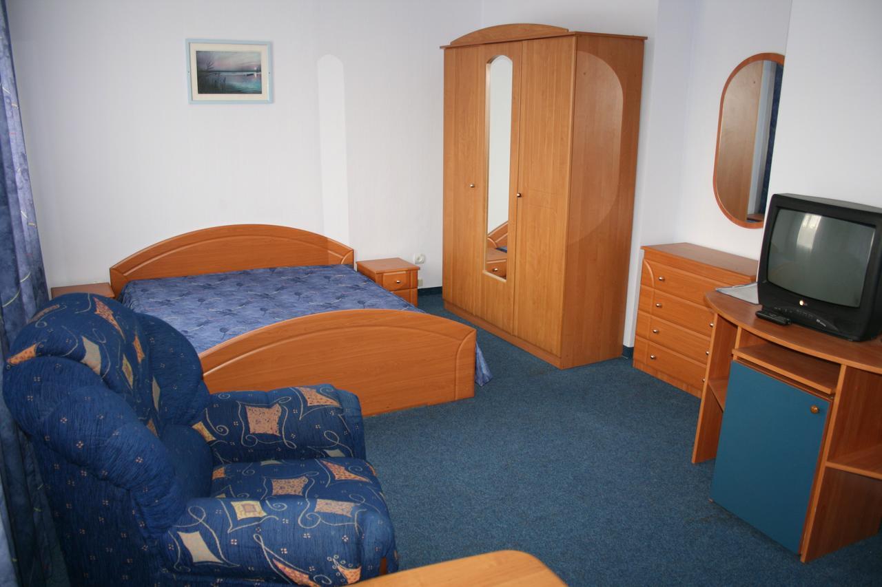 Zhovtnevyi Hotel Vinnitsja Eksteriør billede